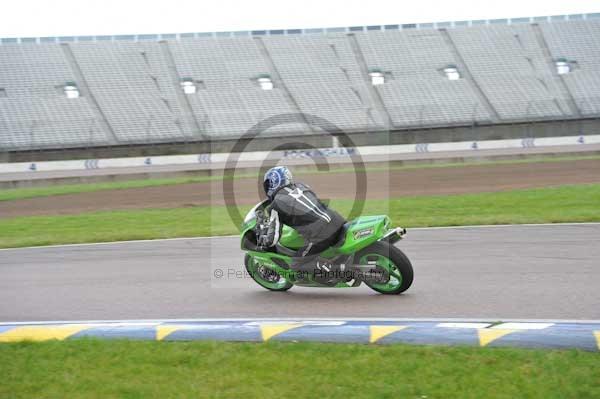 Motorcycle action photographs;Rockingham;Rockingham photographs;Trackday digital images;event digital images;eventdigitalimages;no limits trackday;peter wileman photography;rockingham corby northamptonshire;trackday;trackday photos