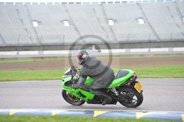 Motorcycle action photographs;Rockingham;Rockingham photographs;Trackday digital images;event digital images;eventdigitalimages;no limits trackday;peter wileman photography;rockingham corby northamptonshire;trackday;trackday photos