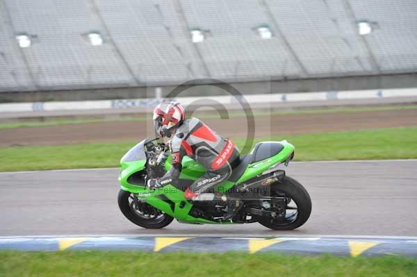 Motorcycle action photographs;Rockingham;Rockingham photographs;Trackday digital images;event digital images;eventdigitalimages;no limits trackday;peter wileman photography;rockingham corby northamptonshire;trackday;trackday photos