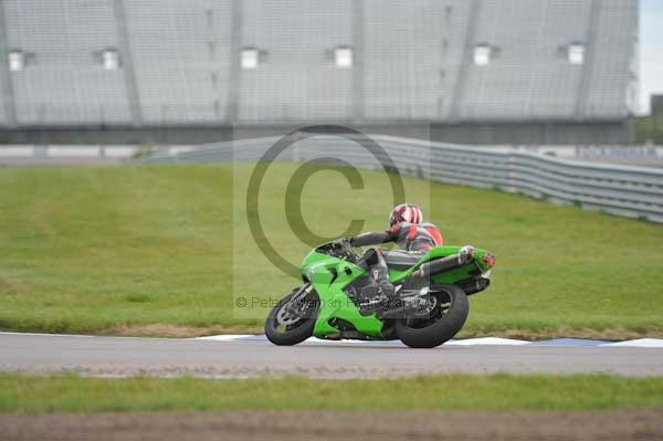 Motorcycle action photographs;Rockingham;Rockingham photographs;Trackday digital images;event digital images;eventdigitalimages;no limits trackday;peter wileman photography;rockingham corby northamptonshire;trackday;trackday photos