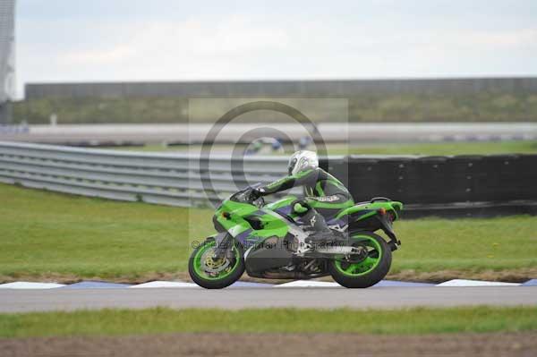 Motorcycle action photographs;Rockingham;Rockingham photographs;Trackday digital images;event digital images;eventdigitalimages;no limits trackday;peter wileman photography;rockingham corby northamptonshire;trackday;trackday photos