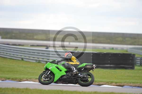 Motorcycle action photographs;Rockingham;Rockingham photographs;Trackday digital images;event digital images;eventdigitalimages;no limits trackday;peter wileman photography;rockingham corby northamptonshire;trackday;trackday photos