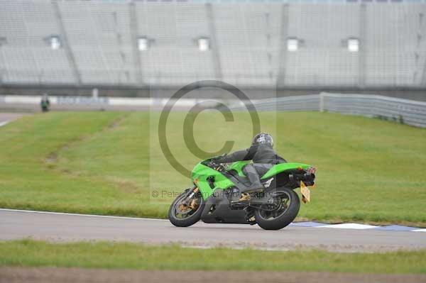 Motorcycle action photographs;Rockingham;Rockingham photographs;Trackday digital images;event digital images;eventdigitalimages;no limits trackday;peter wileman photography;rockingham corby northamptonshire;trackday;trackday photos