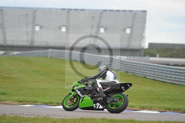 Motorcycle action photographs;Rockingham;Rockingham photographs;Trackday digital images;event digital images;eventdigitalimages;no limits trackday;peter wileman photography;rockingham corby northamptonshire;trackday;trackday photos