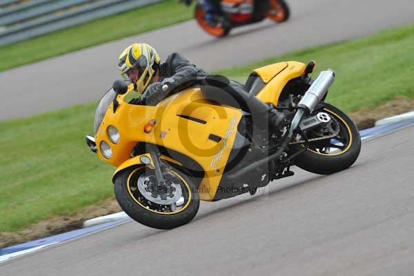 Motorcycle action photographs;Rockingham;Rockingham photographs;Trackday digital images;event digital images;eventdigitalimages;no limits trackday;peter wileman photography;rockingham corby northamptonshire;trackday;trackday photos