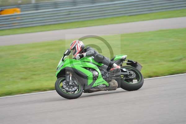 Motorcycle action photographs;Rockingham;Rockingham photographs;Trackday digital images;event digital images;eventdigitalimages;no limits trackday;peter wileman photography;rockingham corby northamptonshire;trackday;trackday photos