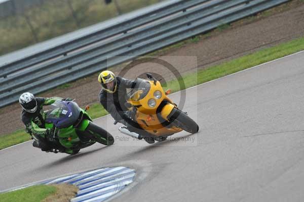 Motorcycle action photographs;Rockingham;Rockingham photographs;Trackday digital images;event digital images;eventdigitalimages;no limits trackday;peter wileman photography;rockingham corby northamptonshire;trackday;trackday photos