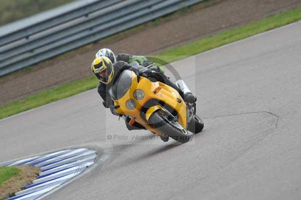 Motorcycle action photographs;Rockingham;Rockingham photographs;Trackday digital images;event digital images;eventdigitalimages;no limits trackday;peter wileman photography;rockingham corby northamptonshire;trackday;trackday photos