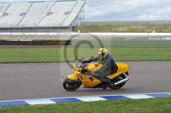 Motorcycle action photographs;Rockingham;Rockingham photographs;Trackday digital images;event digital images;eventdigitalimages;no limits trackday;peter wileman photography;rockingham corby northamptonshire;trackday;trackday photos