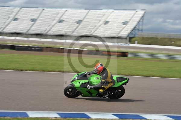 Motorcycle action photographs;Rockingham;Rockingham photographs;Trackday digital images;event digital images;eventdigitalimages;no limits trackday;peter wileman photography;rockingham corby northamptonshire;trackday;trackday photos