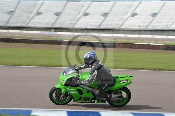 Motorcycle action photographs;Rockingham;Rockingham photographs;Trackday digital images;event digital images;eventdigitalimages;no limits trackday;peter wileman photography;rockingham corby northamptonshire;trackday;trackday photos