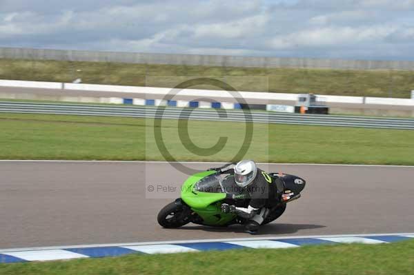 Motorcycle action photographs;Rockingham;Rockingham photographs;Trackday digital images;event digital images;eventdigitalimages;no limits trackday;peter wileman photography;rockingham corby northamptonshire;trackday;trackday photos