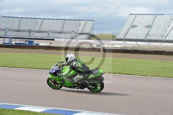 Motorcycle action photographs;Rockingham;Rockingham photographs;Trackday digital images;event digital images;eventdigitalimages;no limits trackday;peter wileman photography;rockingham corby northamptonshire;trackday;trackday photos