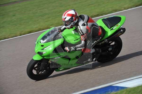 Motorcycle action photographs;Rockingham;Rockingham photographs;Trackday digital images;event digital images;eventdigitalimages;no limits trackday;peter wileman photography;rockingham corby northamptonshire;trackday;trackday photos