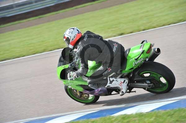 Motorcycle action photographs;Rockingham;Rockingham photographs;Trackday digital images;event digital images;eventdigitalimages;no limits trackday;peter wileman photography;rockingham corby northamptonshire;trackday;trackday photos