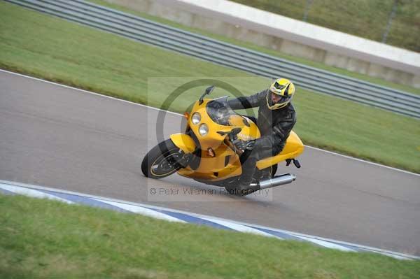 Motorcycle action photographs;Rockingham;Rockingham photographs;Trackday digital images;event digital images;eventdigitalimages;no limits trackday;peter wileman photography;rockingham corby northamptonshire;trackday;trackday photos