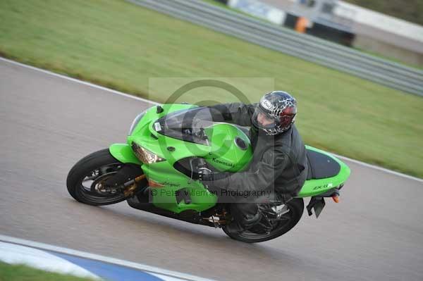 Motorcycle action photographs;Rockingham;Rockingham photographs;Trackday digital images;event digital images;eventdigitalimages;no limits trackday;peter wileman photography;rockingham corby northamptonshire;trackday;trackday photos