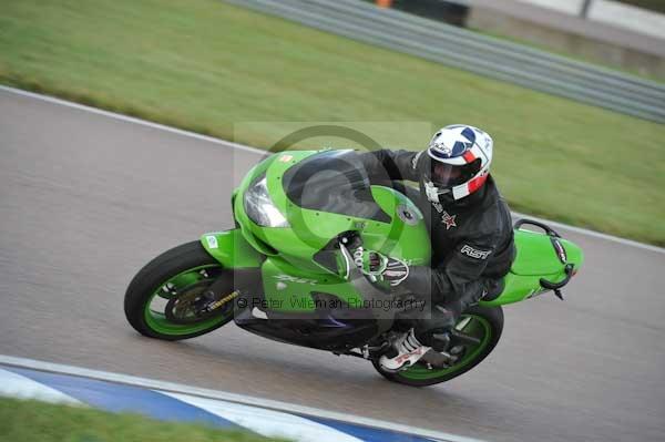 Motorcycle action photographs;Rockingham;Rockingham photographs;Trackday digital images;event digital images;eventdigitalimages;no limits trackday;peter wileman photography;rockingham corby northamptonshire;trackday;trackday photos