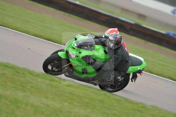 Motorcycle action photographs;Rockingham;Rockingham photographs;Trackday digital images;event digital images;eventdigitalimages;no limits trackday;peter wileman photography;rockingham corby northamptonshire;trackday;trackday photos