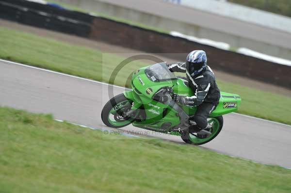 Motorcycle action photographs;Rockingham;Rockingham photographs;Trackday digital images;event digital images;eventdigitalimages;no limits trackday;peter wileman photography;rockingham corby northamptonshire;trackday;trackday photos