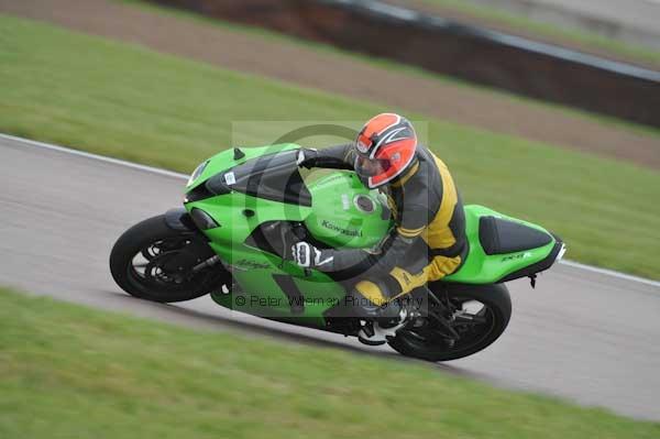 Motorcycle action photographs;Rockingham;Rockingham photographs;Trackday digital images;event digital images;eventdigitalimages;no limits trackday;peter wileman photography;rockingham corby northamptonshire;trackday;trackday photos