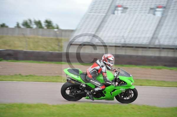 Motorcycle action photographs;Rockingham;Rockingham photographs;Trackday digital images;event digital images;eventdigitalimages;no limits trackday;peter wileman photography;rockingham corby northamptonshire;trackday;trackday photos