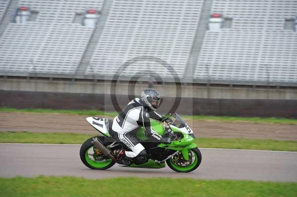 Motorcycle action photographs;Rockingham;Rockingham photographs;Trackday digital images;event digital images;eventdigitalimages;no limits trackday;peter wileman photography;rockingham corby northamptonshire;trackday;trackday photos