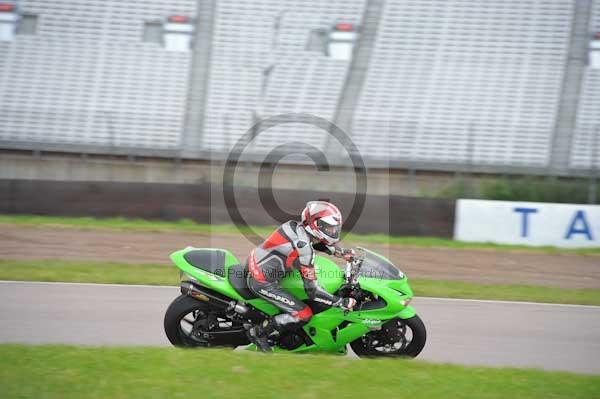 Motorcycle action photographs;Rockingham;Rockingham photographs;Trackday digital images;event digital images;eventdigitalimages;no limits trackday;peter wileman photography;rockingham corby northamptonshire;trackday;trackday photos