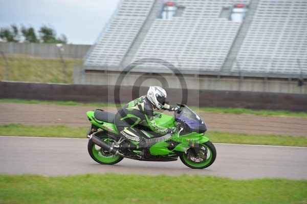 Motorcycle action photographs;Rockingham;Rockingham photographs;Trackday digital images;event digital images;eventdigitalimages;no limits trackday;peter wileman photography;rockingham corby northamptonshire;trackday;trackday photos