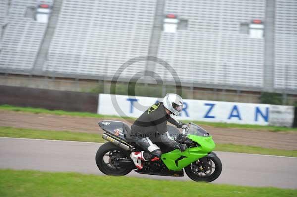 Motorcycle action photographs;Rockingham;Rockingham photographs;Trackday digital images;event digital images;eventdigitalimages;no limits trackday;peter wileman photography;rockingham corby northamptonshire;trackday;trackday photos