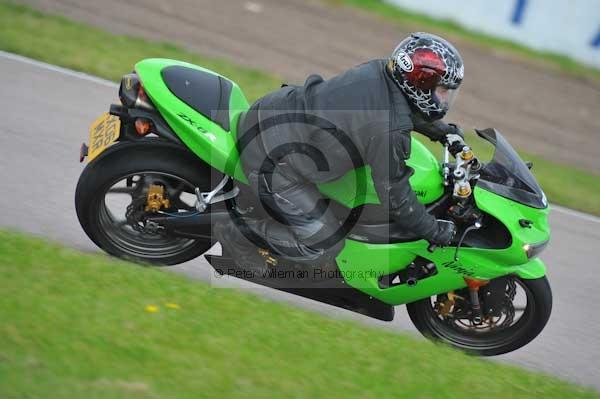 Motorcycle action photographs;Rockingham;Rockingham photographs;Trackday digital images;event digital images;eventdigitalimages;no limits trackday;peter wileman photography;rockingham corby northamptonshire;trackday;trackday photos