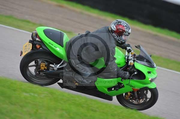 Motorcycle action photographs;Rockingham;Rockingham photographs;Trackday digital images;event digital images;eventdigitalimages;no limits trackday;peter wileman photography;rockingham corby northamptonshire;trackday;trackday photos