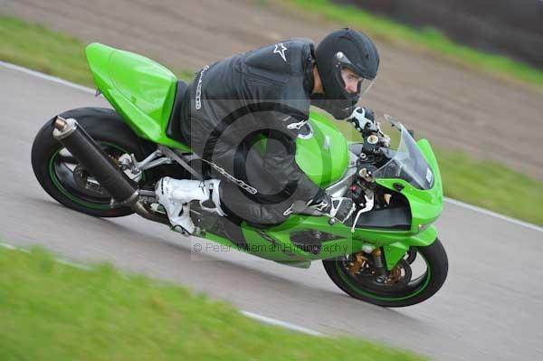 Motorcycle action photographs;Rockingham;Rockingham photographs;Trackday digital images;event digital images;eventdigitalimages;no limits trackday;peter wileman photography;rockingham corby northamptonshire;trackday;trackday photos