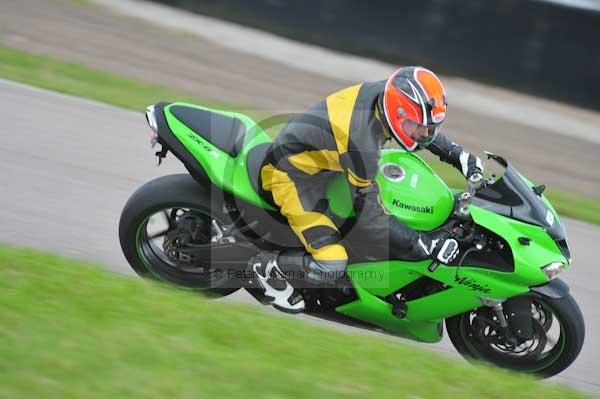 Motorcycle action photographs;Rockingham;Rockingham photographs;Trackday digital images;event digital images;eventdigitalimages;no limits trackday;peter wileman photography;rockingham corby northamptonshire;trackday;trackday photos