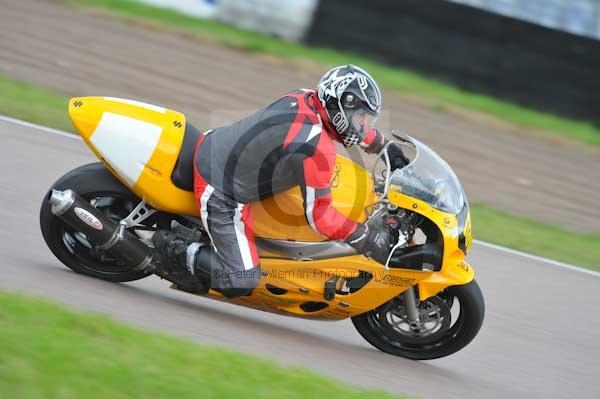 Motorcycle action photographs;Rockingham;Rockingham photographs;Trackday digital images;event digital images;eventdigitalimages;no limits trackday;peter wileman photography;rockingham corby northamptonshire;trackday;trackday photos