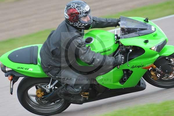 Motorcycle action photographs;Rockingham;Rockingham photographs;Trackday digital images;event digital images;eventdigitalimages;no limits trackday;peter wileman photography;rockingham corby northamptonshire;trackday;trackday photos