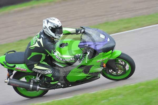 Motorcycle action photographs;Rockingham;Rockingham photographs;Trackday digital images;event digital images;eventdigitalimages;no limits trackday;peter wileman photography;rockingham corby northamptonshire;trackday;trackday photos