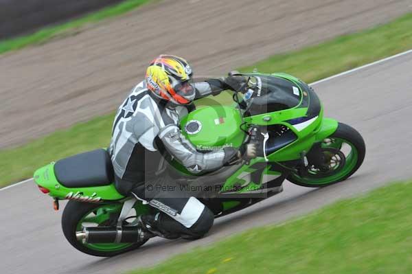 Motorcycle action photographs;Rockingham;Rockingham photographs;Trackday digital images;event digital images;eventdigitalimages;no limits trackday;peter wileman photography;rockingham corby northamptonshire;trackday;trackday photos