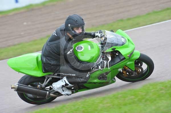 Motorcycle action photographs;Rockingham;Rockingham photographs;Trackday digital images;event digital images;eventdigitalimages;no limits trackday;peter wileman photography;rockingham corby northamptonshire;trackday;trackday photos