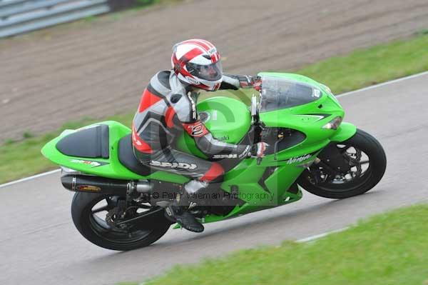 Motorcycle action photographs;Rockingham;Rockingham photographs;Trackday digital images;event digital images;eventdigitalimages;no limits trackday;peter wileman photography;rockingham corby northamptonshire;trackday;trackday photos