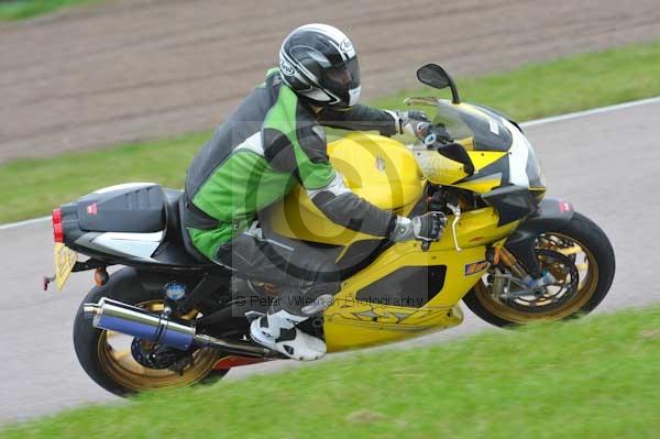 Motorcycle action photographs;Rockingham;Rockingham photographs;Trackday digital images;event digital images;eventdigitalimages;no limits trackday;peter wileman photography;rockingham corby northamptonshire;trackday;trackday photos