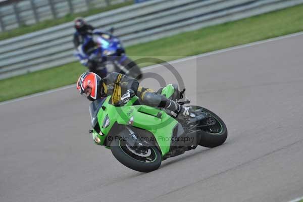 Motorcycle action photographs;Rockingham;Rockingham photographs;Trackday digital images;event digital images;eventdigitalimages;no limits trackday;peter wileman photography;rockingham corby northamptonshire;trackday;trackday photos