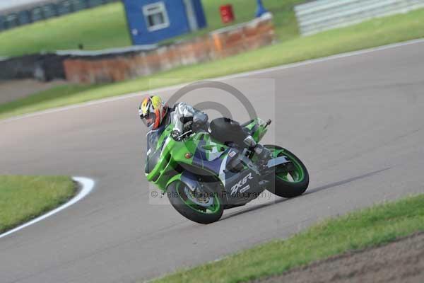 Motorcycle action photographs;Rockingham;Rockingham photographs;Trackday digital images;event digital images;eventdigitalimages;no limits trackday;peter wileman photography;rockingham corby northamptonshire;trackday;trackday photos