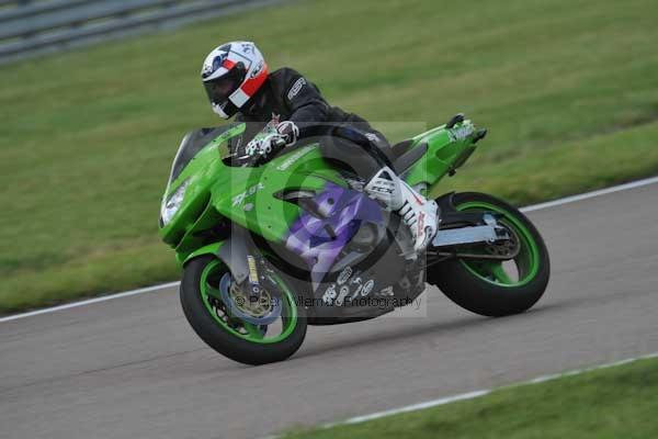 Motorcycle action photographs;Rockingham;Rockingham photographs;Trackday digital images;event digital images;eventdigitalimages;no limits trackday;peter wileman photography;rockingham corby northamptonshire;trackday;trackday photos