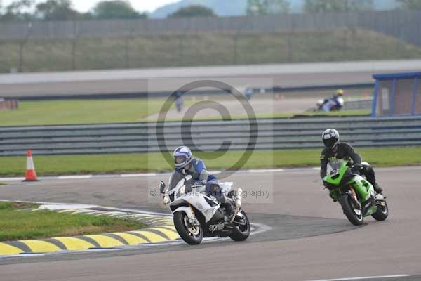 Motorcycle action photographs;Rockingham;Rockingham photographs;Trackday digital images;event digital images;eventdigitalimages;no limits trackday;peter wileman photography;rockingham corby northamptonshire;trackday;trackday photos