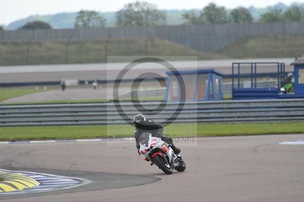 Motorcycle action photographs;Rockingham;Rockingham photographs;Trackday digital images;event digital images;eventdigitalimages;no limits trackday;peter wileman photography;rockingham corby northamptonshire;trackday;trackday photos