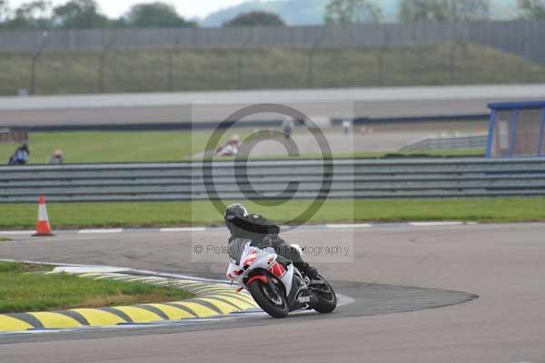 Motorcycle action photographs;Rockingham;Rockingham photographs;Trackday digital images;event digital images;eventdigitalimages;no limits trackday;peter wileman photography;rockingham corby northamptonshire;trackday;trackday photos