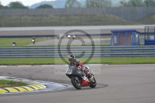 Motorcycle action photographs;Rockingham;Rockingham photographs;Trackday digital images;event digital images;eventdigitalimages;no limits trackday;peter wileman photography;rockingham corby northamptonshire;trackday;trackday photos