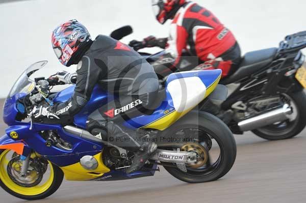 Motorcycle action photographs;Rockingham;Rockingham photographs;Trackday digital images;event digital images;eventdigitalimages;no limits trackday;peter wileman photography;rockingham corby northamptonshire;trackday;trackday photos