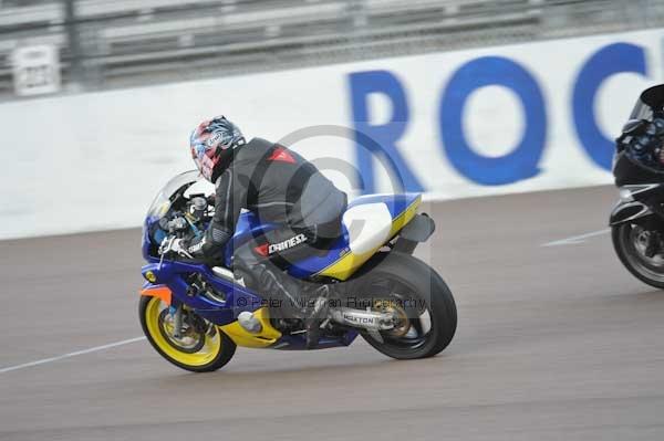 Motorcycle action photographs;Rockingham;Rockingham photographs;Trackday digital images;event digital images;eventdigitalimages;no limits trackday;peter wileman photography;rockingham corby northamptonshire;trackday;trackday photos